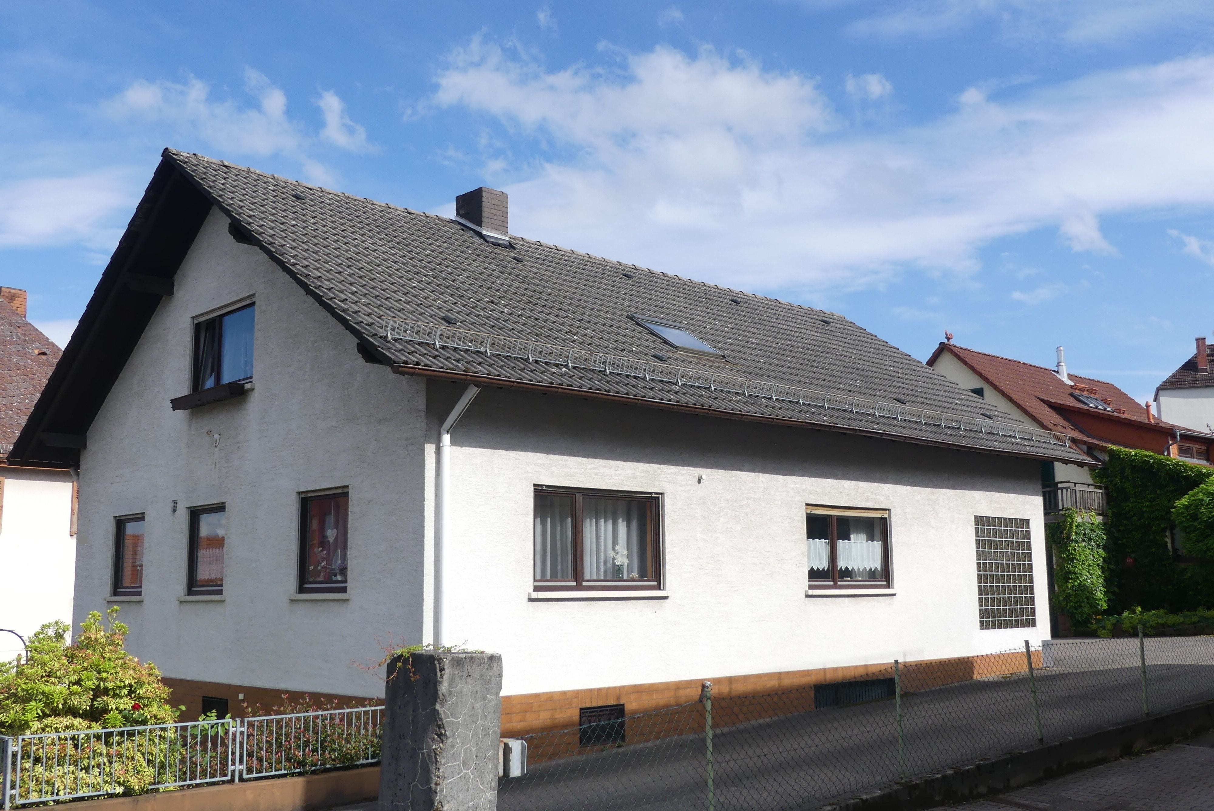 Einfamilienhaus zum Kauf 295.000 € 7 Zimmer 170 m²<br/>Wohnfläche 521 m²<br/>Grundstück ab sofort<br/>Verfügbarkeit Beerfelden Oberzent 64760