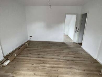 Wohnung zur Miete 700 € 2 Zimmer 50 m² Geschoss 3/3 frei ab sofort Löhnhorster Straße 15 Lindenhof Bremen 28237