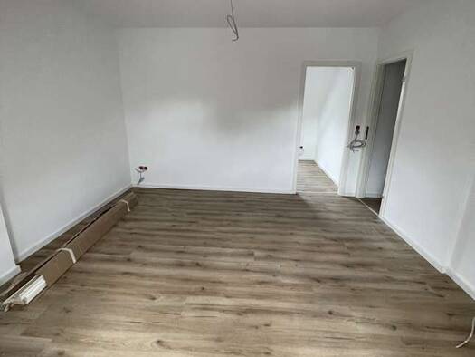 Wohnung zur Miete 700 € 2 Zimmer 50 m² Geschoss 3/3 frei ab sofort Löhnhorster Straße 15 Lindenhof Bremen 28237