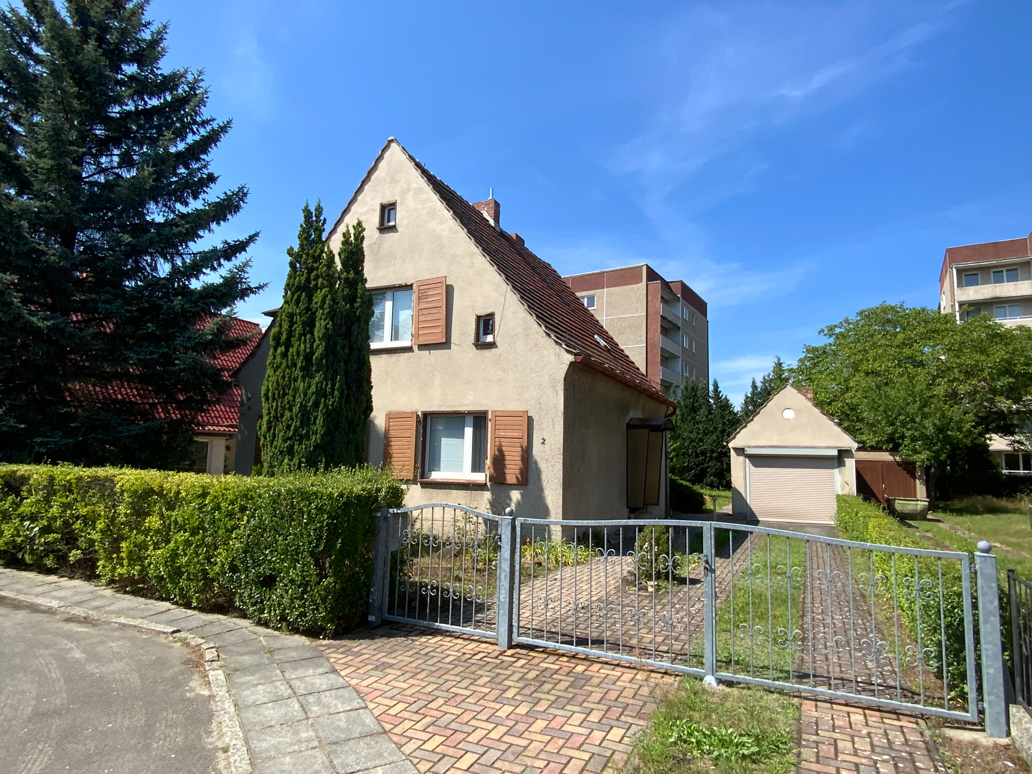 Einfamilienhaus zum Kauf 4,5 Zimmer 108 m²<br/>Wohnfläche 737 m²<br/>Grundstück Drosselweg 2 Spremberg Spremberg 03130