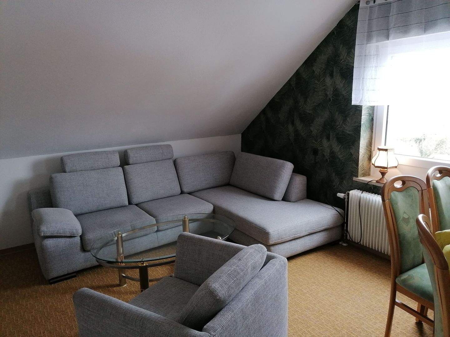 Immobilie in Sulzbach-Rosenberg - Frisch renovierte, sonnige Eigentumswohnung im Dachgeschoss mit Balkon, Gartenanteil und Garage in Sulzbach-Rosenberg! - Bild 2