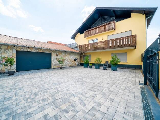Villa zum Kauf 1.500.000 € 9 Zimmer 397 m² 491 m² Grundstück Waibstadt 74915