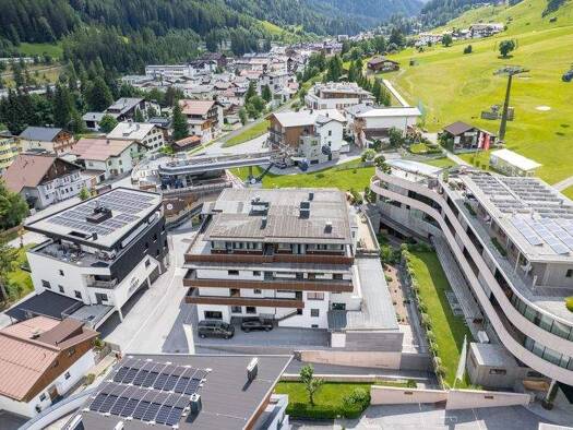 Einfamilienhaus zum Kauf 55 Zimmer 1.599 m² 1.355 m² Grundstück St. Anton am Arlberg 6580