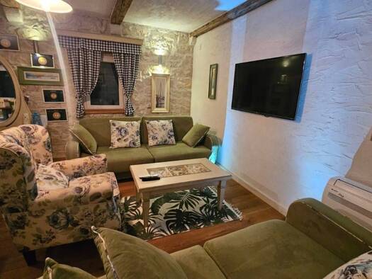 Haus zum Kauf 380.000 € 2 Zimmer 67 m² Kastela