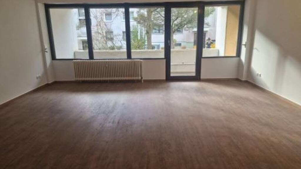Wohnung zum Kauf 195.000 € 3 Zimmer 85 m² EG Deutschhof Schweinfurt 97422