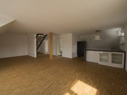 Wohnung zur Miete 1.400 € 4 Zimmer 135 m² Geschoss 2/3 frei ab 01.05.2026 Ludwigshafen Bodman-Ludwigshafen 78351
