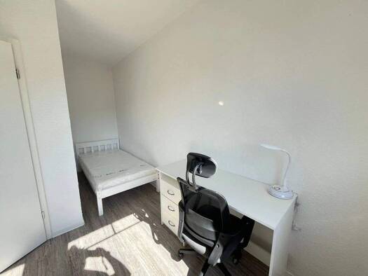 WG-Zimmer zur Miete auf Zeit 315 € 18 m² Geschoss 3/3 frei ab sofort Eckersbacher Höhe 92 Eckersbach Zwickau 08066