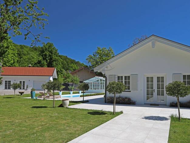 Einfamilienhaus zum Kauf 1.199.999 € 5 Zimmer 220 m² 8.338 m² Grundstück Heutauer Straße 19 Unterheutau Siegsdorf 83313