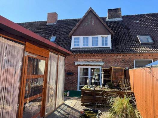 Reihenmittelhaus zur Miete 980 € 3,5 Zimmer 115 m² 579 m² Grundstück Brunsbüttel 25541