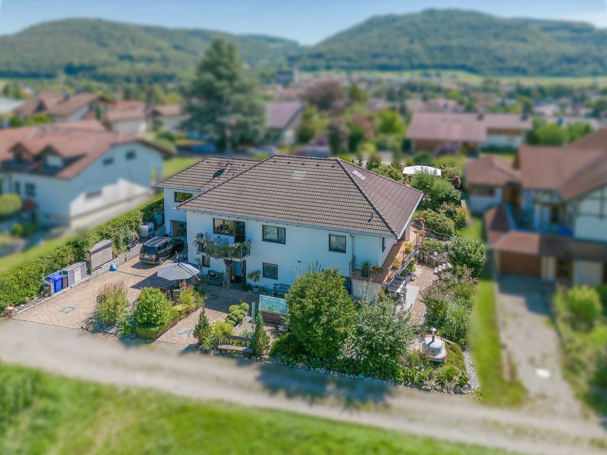 Mehrfamilienhaus zum Kauf 650.000 € 7 Zimmer 213,4 m²<br/>Wohnfläche 1.022 m²<br/>Grundstück Grießen Klettgau-Grießen 79771