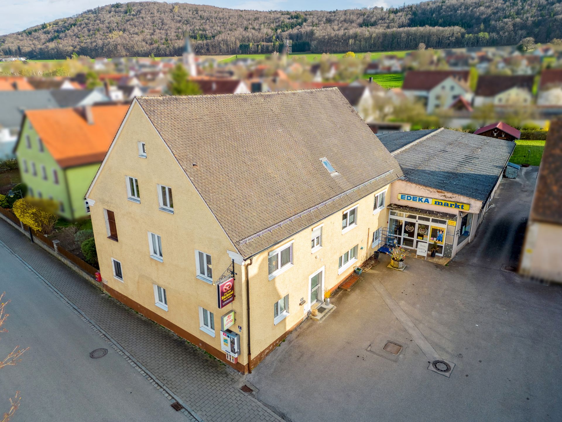 Haus zum Kauf 490.000 € 7 Zimmer 303,1 m²<br/>Wohnfläche 1.500 m²<br/>Grundstück Wettelsheim Treuchtlingen 91757