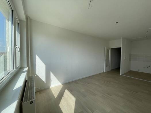Studio zur Miete 247 € 1 Zimmer 32,1 m² 12. Geschoss Friedrich-Engels-Straße 48 Johannesplatz Erfurt 99086