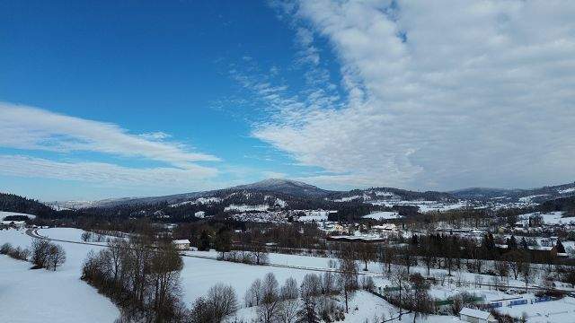 Immobilie in Lindberg - Mehrfamilienhaus mit 3 Wohnungen, PV-Anlage und Weitblick in ruhiger Lage von Zwiesel, Bay. Wald - Bild 2