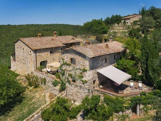 Bauernhaus zum Kauf 3.400.000 € 27 Zimmer 870 m² 550.000 m² Grundstück frei ab sofort Radda in Chianti
