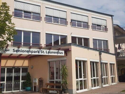 Wohnung zum Kauf 222.000 € 1 Zimmer 70 m² 2. Geschoss Dr. Karl-Kötzner-Straße 1 Leiblfing 94339