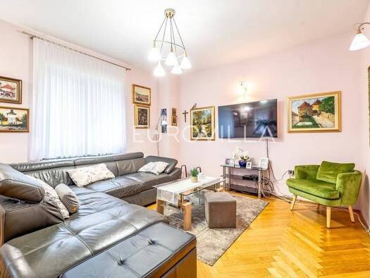 Haus zum Kauf 569.000 € 4 Zimmer 382 m² Sestinski dol Dol