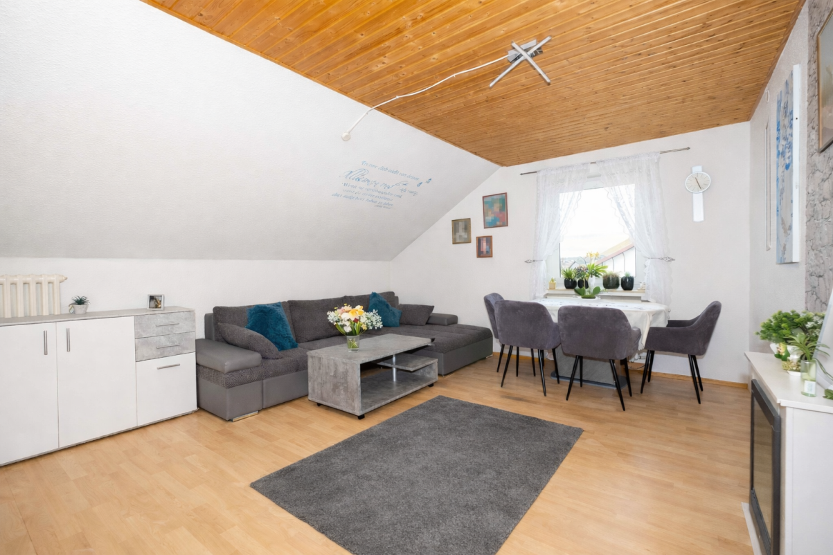 Immobilie in Bad Neustadt an der Saale - Kapitalanlage mit Substanz: voll vermietetes Mehrfamilienhaus in begehrter Wohnlage - Bild 1