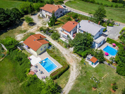 Villa zum Kauf 1.300.000 € 13 Zimmer 630 m² 10.000 m² Grundstück Žminj