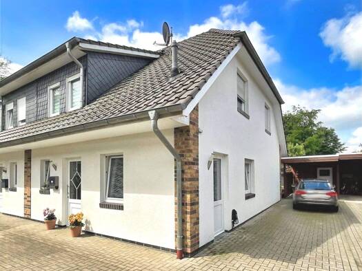 Doppelhaushälfte zum Kauf 250.000 € 4 Zimmer 110,1 m² 221 m² Grundstück Bösel 26219