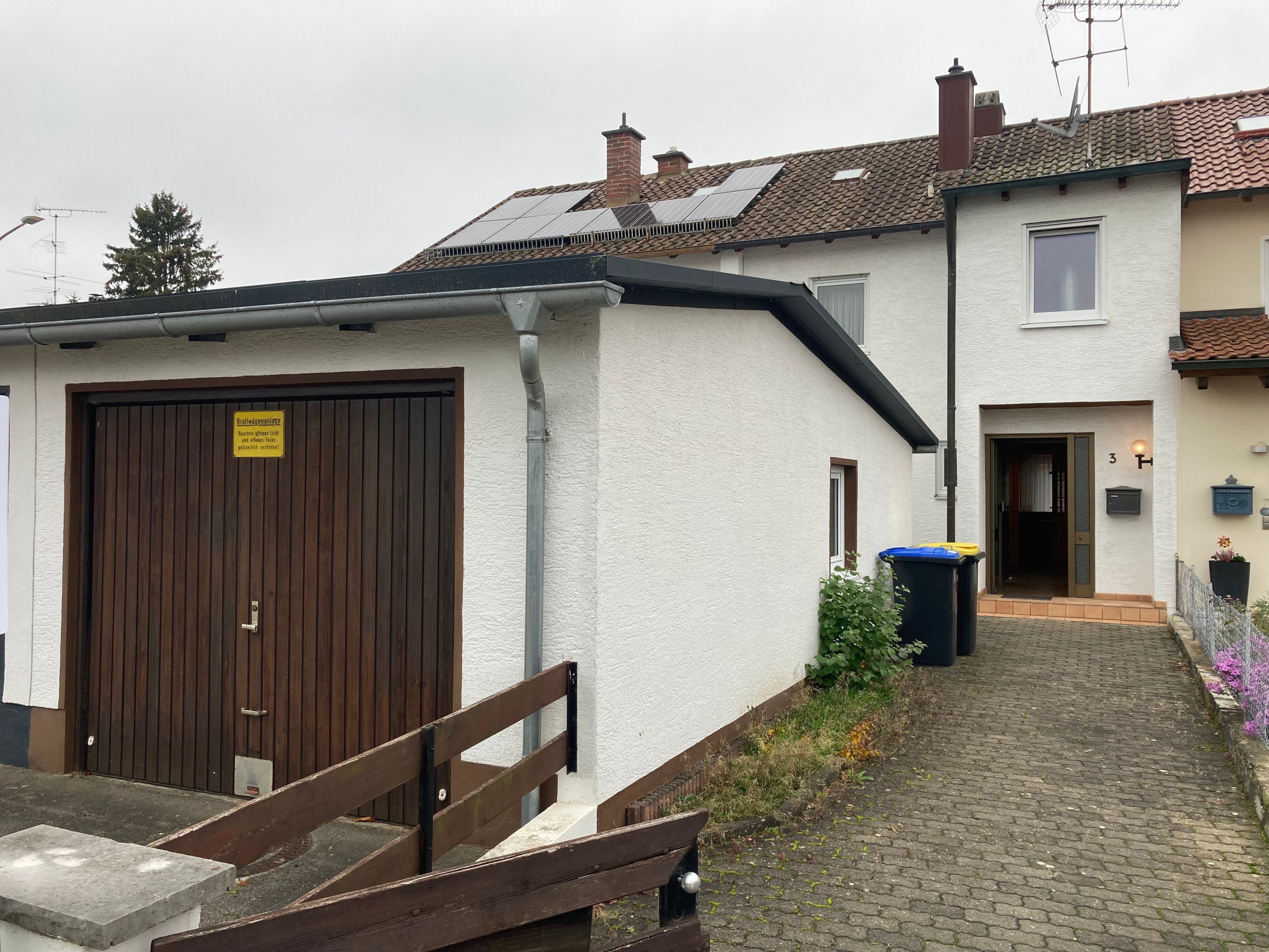 Reihenmittelhaus zum Kauf 295.000 € 4 Zimmer 100 m²<br/>Wohnfläche 293 m²<br/>Grundstück ab sofort<br/>Verfügbarkeit Au Illertissen 89257