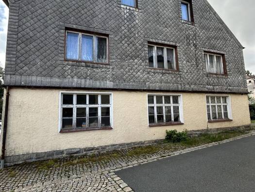 Mehrfamilienhaus zum Kauf 35.000 € 8 Zimmer 147 m² 230 m² Grundstück frei ab sofort Kirchenlamitz 95158