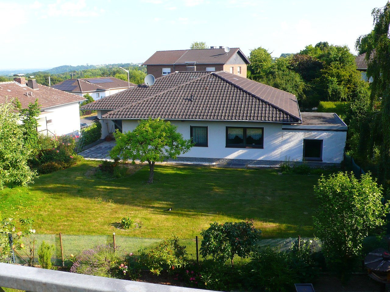 Bungalow zum Kauf provisionsfrei 460.000 € 4 Zimmer 131 m²<br/>Wohnfläche 690 m²<br/>Grundstück Frohnhardt Königswinter 53639