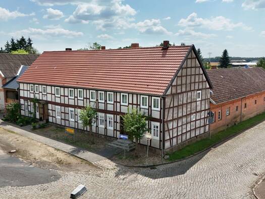Doppelhaushälfte zum Kauf 79.000 € 13 Zimmer 109 m² 5.615 m² Grundstück Güssefeld Kalbe (Milde) 39624