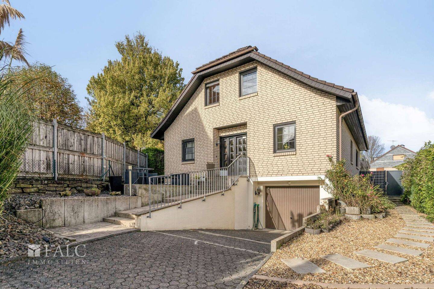 Einfamilienhaus zum Kauf - Ansicht 2