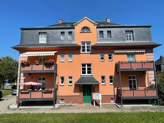 Wohnung zur Miete 348 € 1,5 Zimmer 60 m² frei ab sofort Robert-Schumann-Straße 14 Oelsnitz Oelsnitz/Erzgebirge 09376