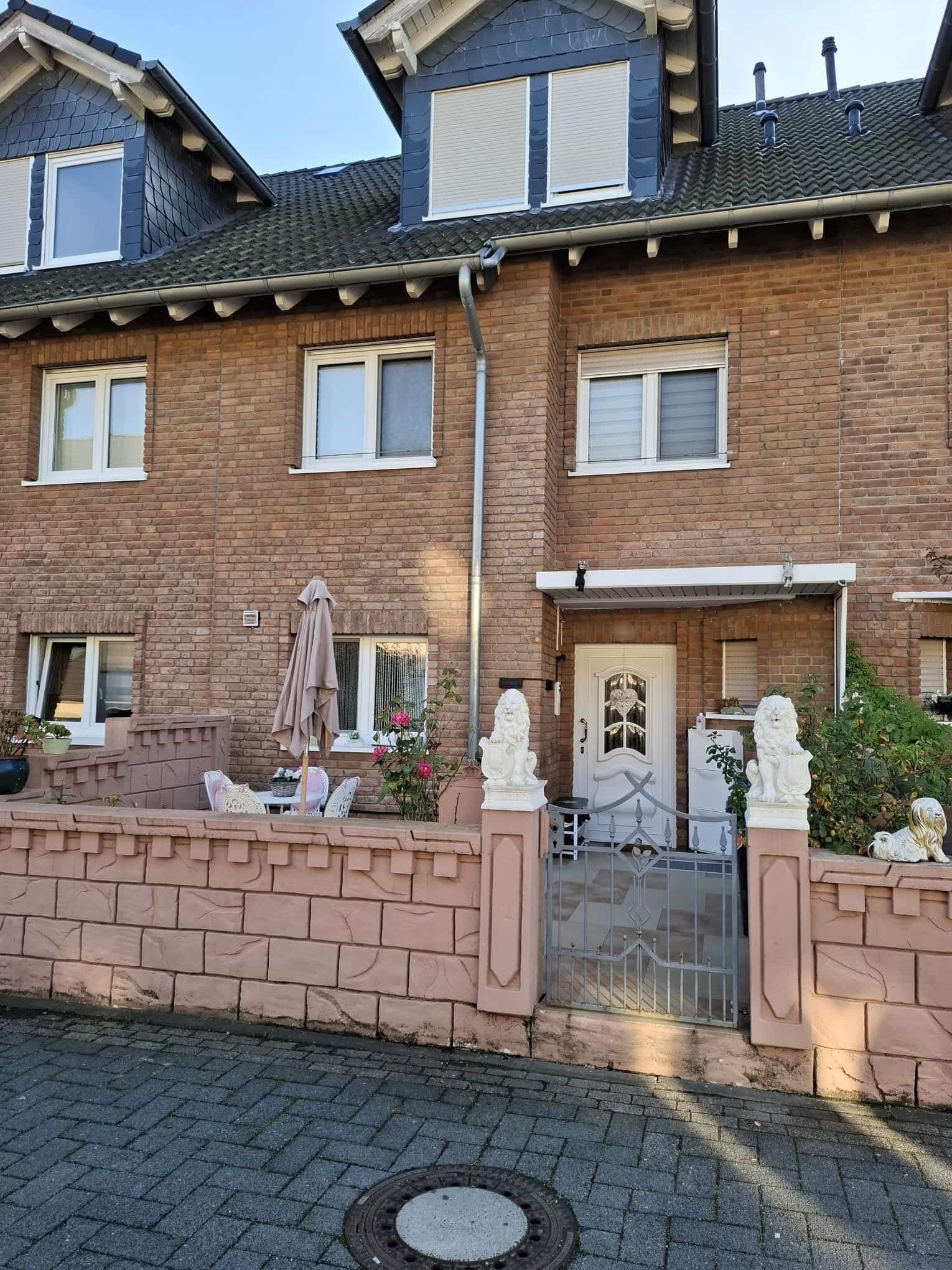 Reihenmittelhaus zum Kauf 649.000 € 7 Zimmer 145 m²<br/>Wohnfläche 185 m²<br/>Grundstück Blumenberg Köln 50765