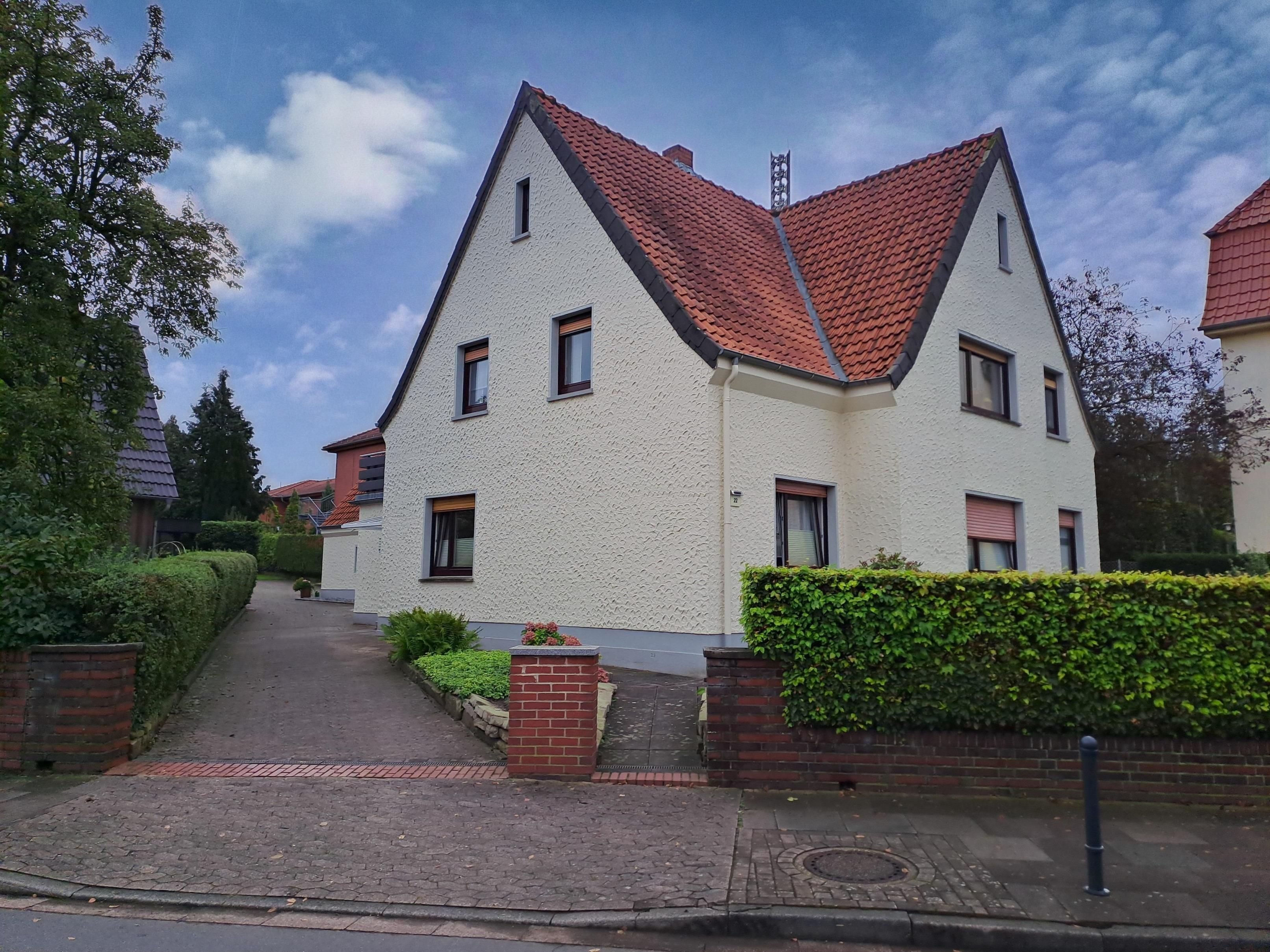 Mehrfamilienhaus zum Kauf 297.000 € 9 Zimmer 250 m²<br/>Wohnfläche 1.148 m²<br/>Grundstück Dankersen 2 Minden 32423