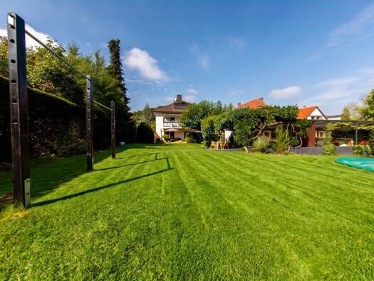 Einfamilienhaus zum Kauf 1.750.000 € 8 Zimmer 326,7 m² 975 m² Grundstück Darmstadt Darmstadt 64285