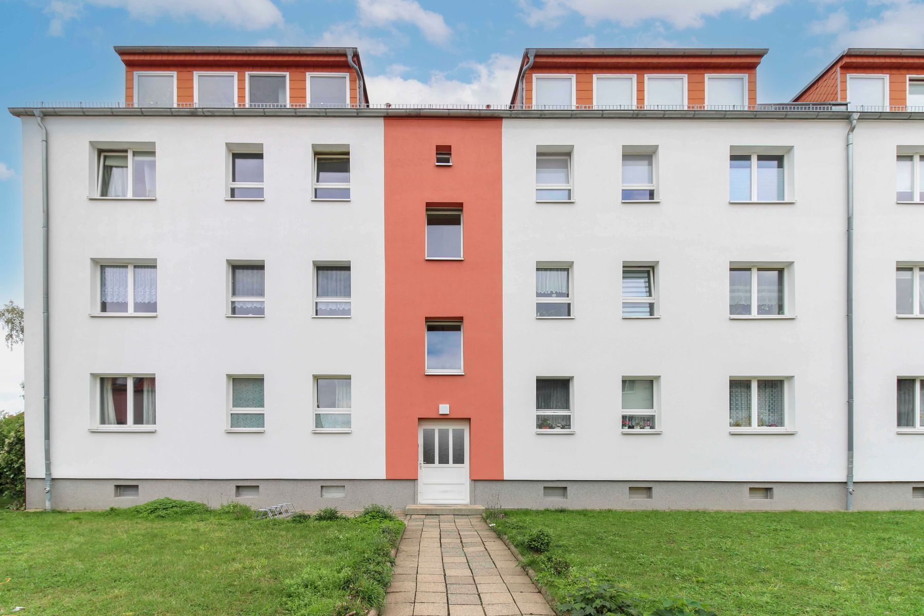 Wohnung zum Kauf 95.000 € 2 Zimmer 50 m²<br/>Wohnfläche 1.<br/>Geschoss Zwenkau Zwenkau 04442