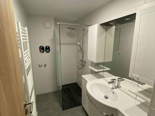 Wohnung zur Miete 350 € 2 Zimmer 51 m² 2. Geschoss frei ab sofort Teichstr. 30 Altenburg 04600