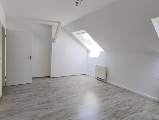 Wohnung zur Miete 595 € 4 Zimmer 85 m² frei ab sofort Gothaer Straße 4 Arnstadt Arnstadt 99310