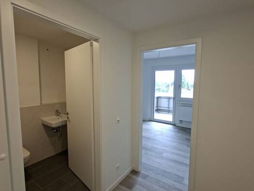 Wohnung zur Miete 267 € 2 Zimmer 35,6 m² Sallauminer Straße 54 Lugau Lugau/Erzgebirge 09385