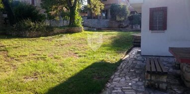 Haus zum Kauf 467.000 € 8 Zimmer 450 m² 2.400 m² Grundstück Porec center 52440