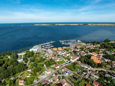 Wohnung zum Kauf provisionsfrei 367.000 € 3 Zimmer 92 m² 1. Geschoss frei ab sofort Mittelstr. Wiek Wiek 18556