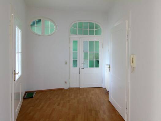 Wohnung zur Miete 600 € 3 Zimmer 98,9 m² 2. Geschoss frei ab sofort Naumburg Naumburg (Saale) 06618