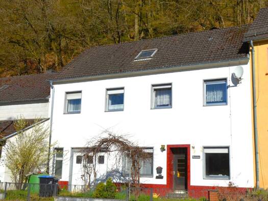 Haus zum Kauf 42.000 € 4 Zimmer 112 m² 243 m² Grundstück frei ab sofort Birresborner Straße 16 Mürlenbach 54570