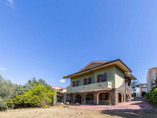 Haus zum Kauf 210.000 € 6 Zimmer 326 m² 1.215 m² Grundstück Thiesi 07047