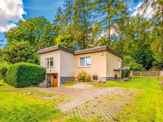 Haus zum Kauf 98.000 € 1 Zimmer 95 m² 1.412 m² Grundstück Hohenstein-Ernstthal Hohenstein-Ernstthal 09337