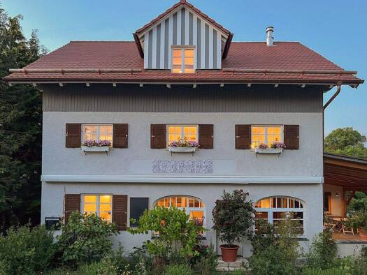 Villa zum Kauf 2.100.000 € 7 Zimmer 275 m² 604 m² Grundstück Utting Utting am Ammersee 86919