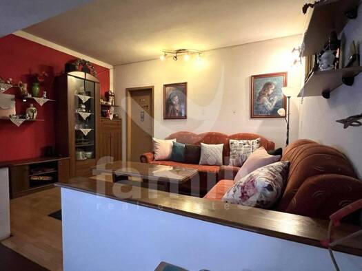 Haus zum Kauf 600.000 € 8 Zimmer 300 m² Pula