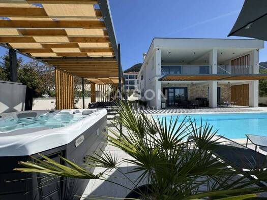 Haus zum Kauf 1.550.000 € 6 Zimmer 300 m² Banjol, Rab Rab