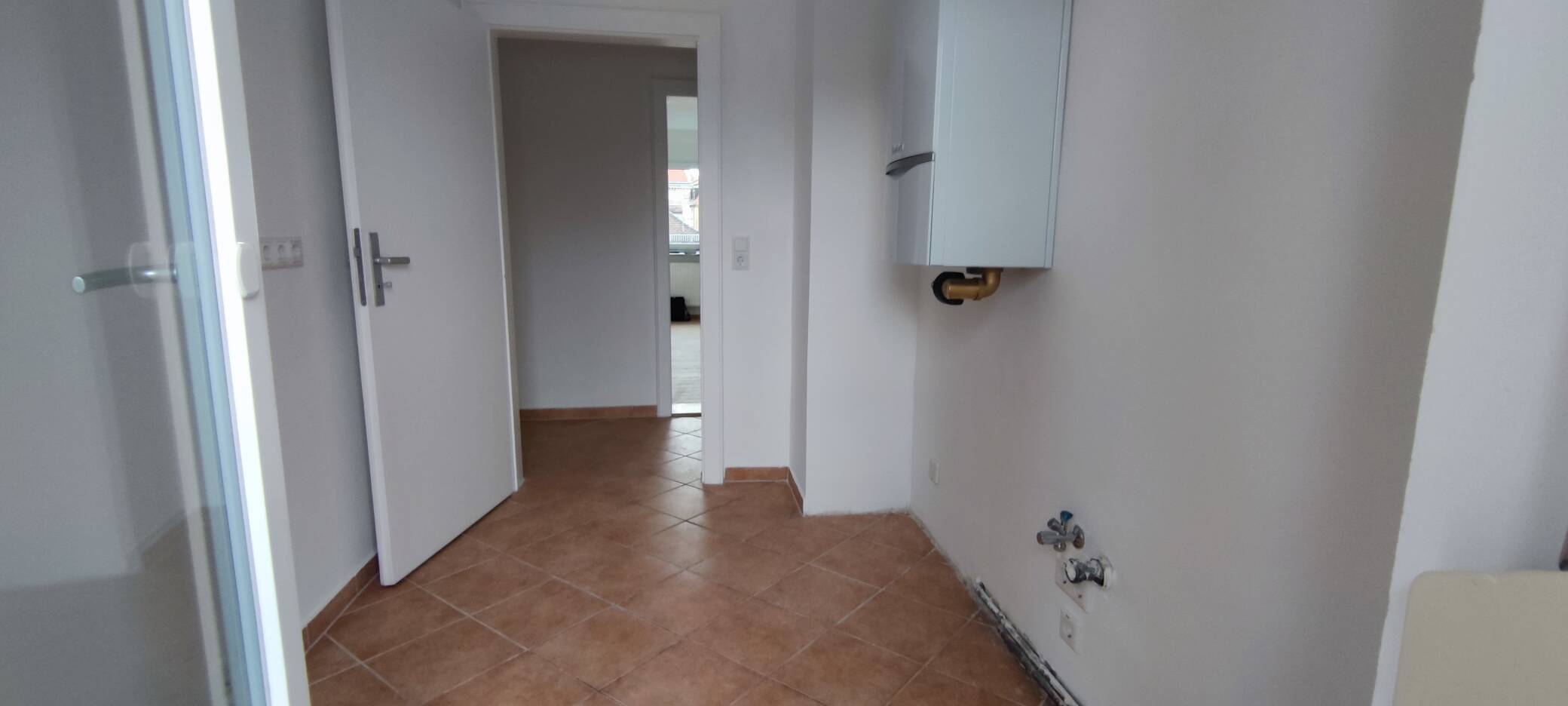 N-citynahe Lage, top renovierte, gut geschnittene 3-ZW mit Balkon – Nürnberg – Vorschaubild 9