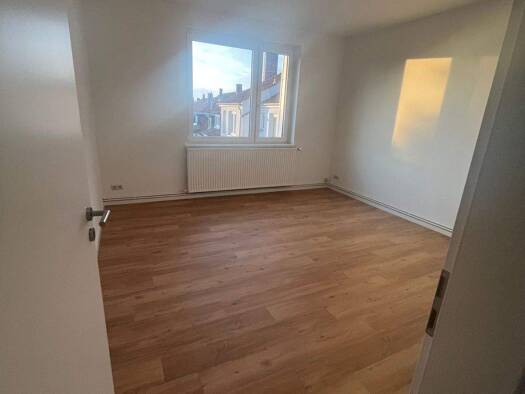 Wohnung zur Miete 700 € 4 Zimmer 72,5 m² 3. Geschoss frei ab sofort Bismarckstrasse 20 Ost Hildesheim 31135