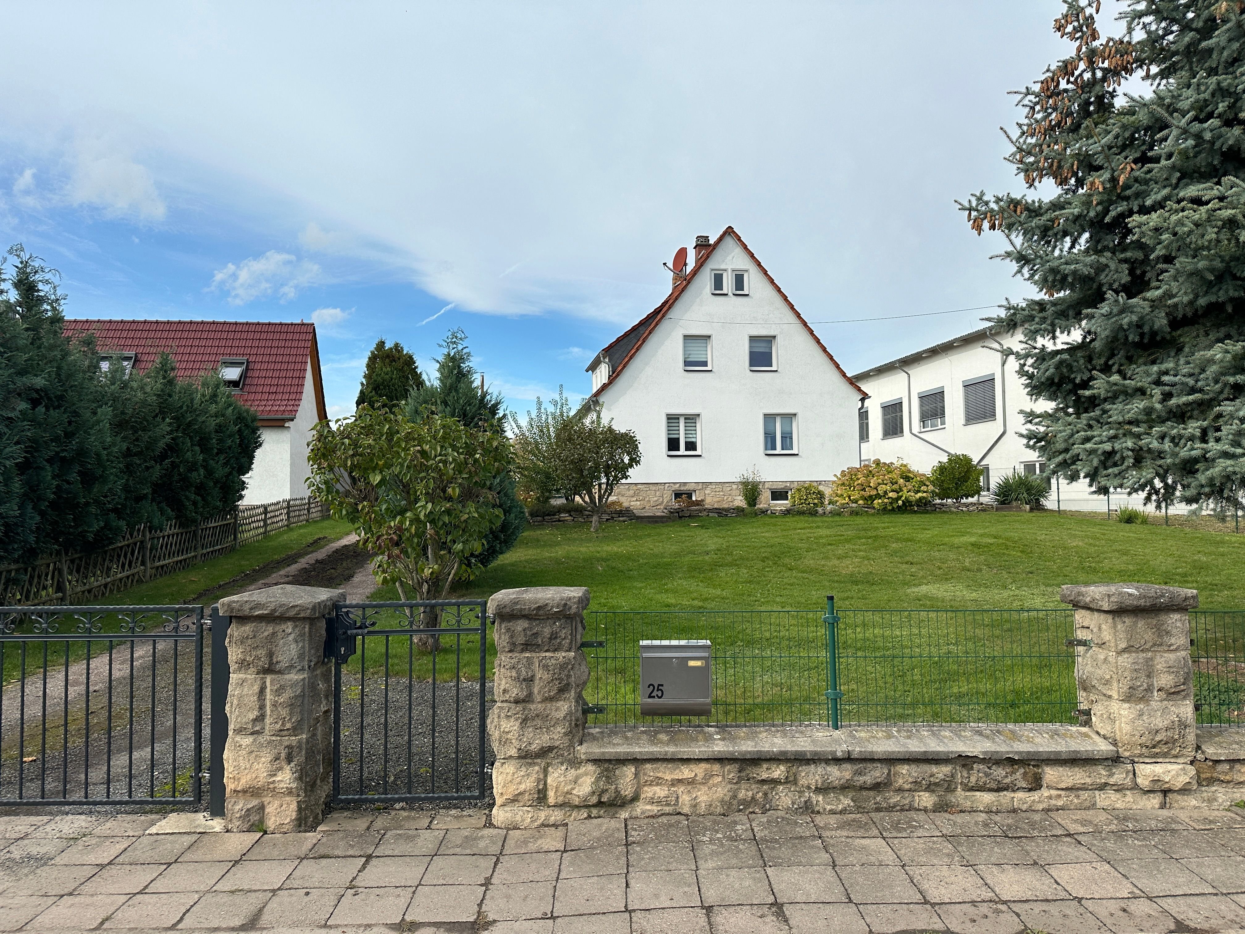 Einfamilienhaus zur Miete 1.650 € 5 Zimmer 150 m²<br/>Wohnfläche 1.200 m²<br/>Grundstück ab sofort<br/>Verfügbarkeit Bierweg 25 Arnstadt Arnstadt 99310