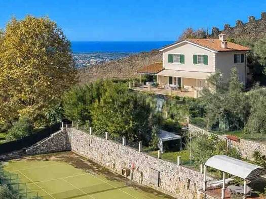 Haus zum Kauf 2.350.000 € 325 m² 5.000 m² Grundstück Pietrasanta 55045