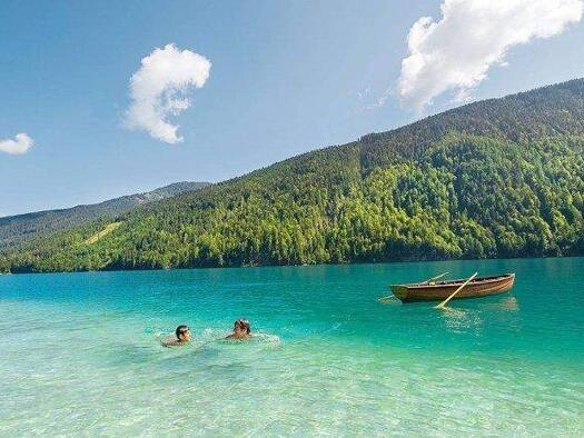 Hotel zum Kauf 2.800.000 € 26 Zimmer 53 Betten 300 m² Gastrofläche 5.419 m² Grundstück Weißenstein 9721